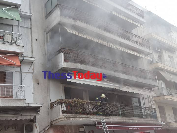 φωτια πολυκατοικία