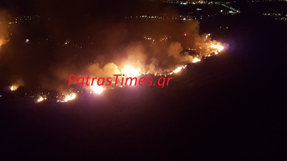 Μεγάλη είναι η φωτιά που ξέσπασε τη νύχτα στην περιοχή των Σιχαινών