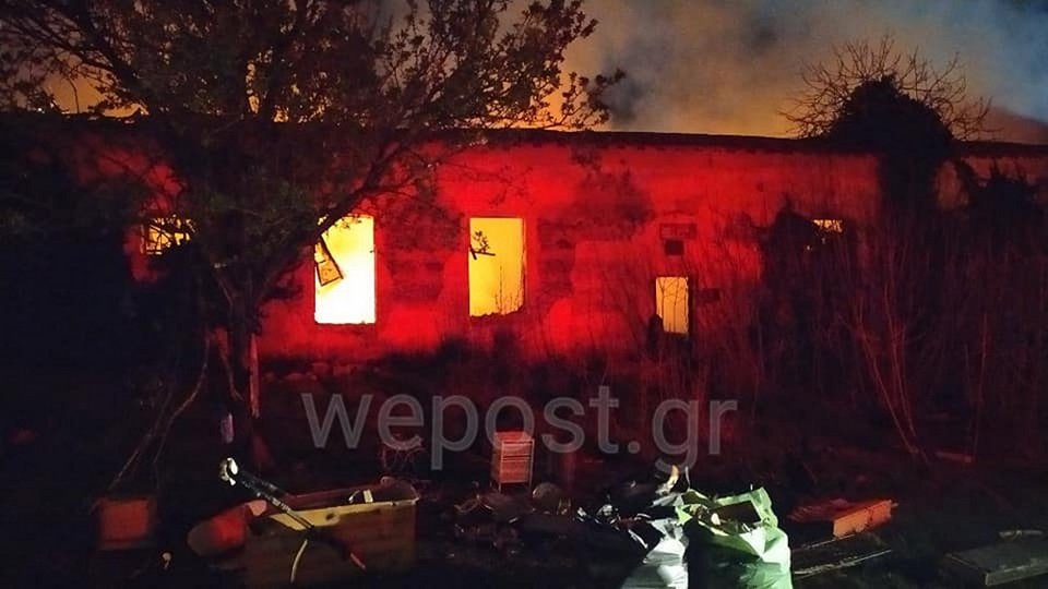 Φωτιά σε κτίριο στρατοπέδου