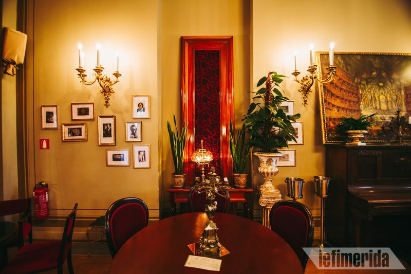 Εντυπωσιακή διακόσμηση του Foyer Café Bistrot