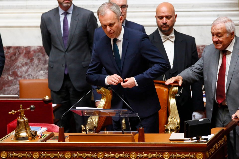 Ο Φρανσουά ντε Ρουζί αναλαμβάνει τα καθήκοντά του ως πρόεδρος της γαλλικής Εθνοσυνέλευσης το 2017