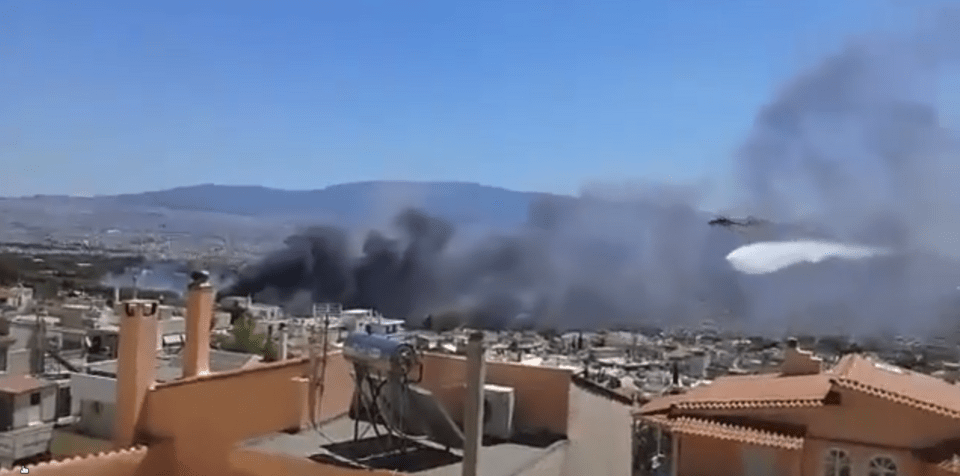 Καπνοί στη φωτιά στο Χαϊδάρι