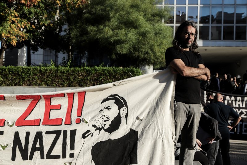 Μεταξύ άλλων, ο Νίκος Μιχαλολιάκος θα κληθεί να απολογηθεί και για την δολοφονία του Παύλου Φύσσα.