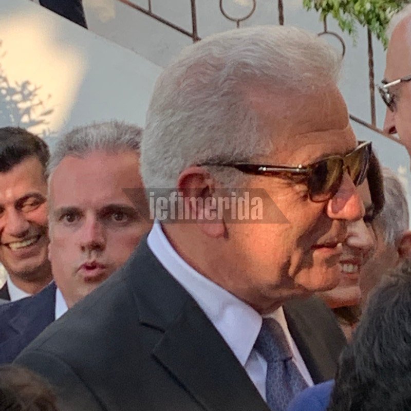 Ο Δημήτρης Αβραμόπουλος στο γάμο Μπαλατσινού-Κικίλια