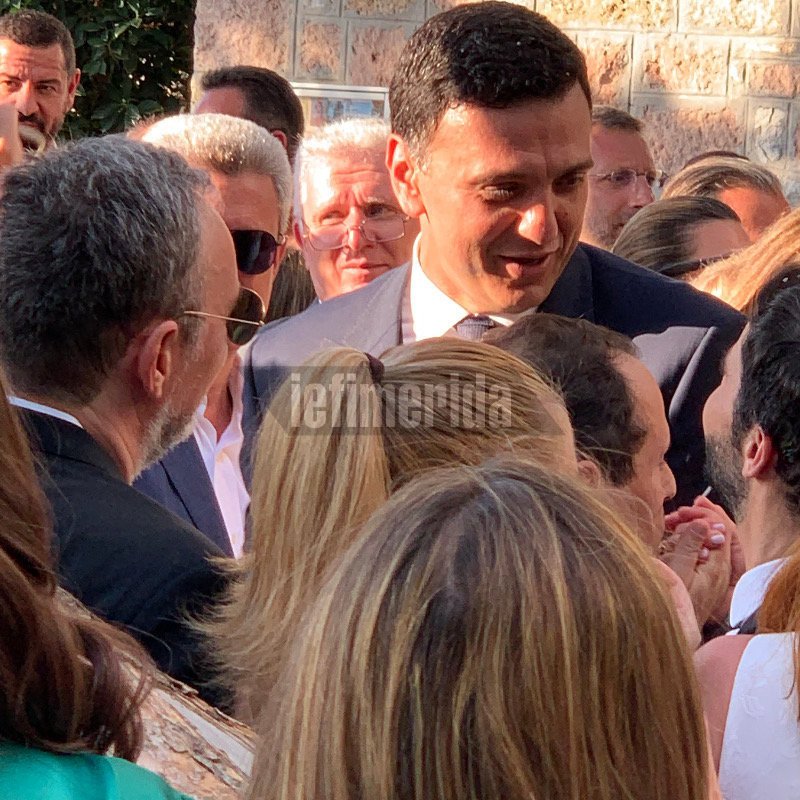 Ο ευτυχής γαμπρός, Βασίλης Κικίλιας