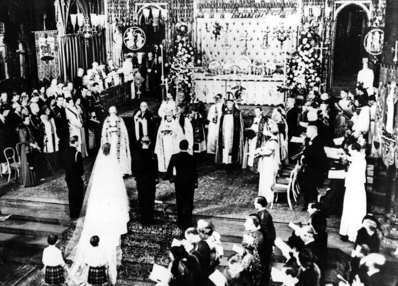 Στις 20 Νοεμβρίου 1947 παντρεύτηκε ο πρίγκιπας Φίλιπππος την τότε πριγκίπισσα Ελισάβετ στο Αβαείο του Ουεστμίνστερ
