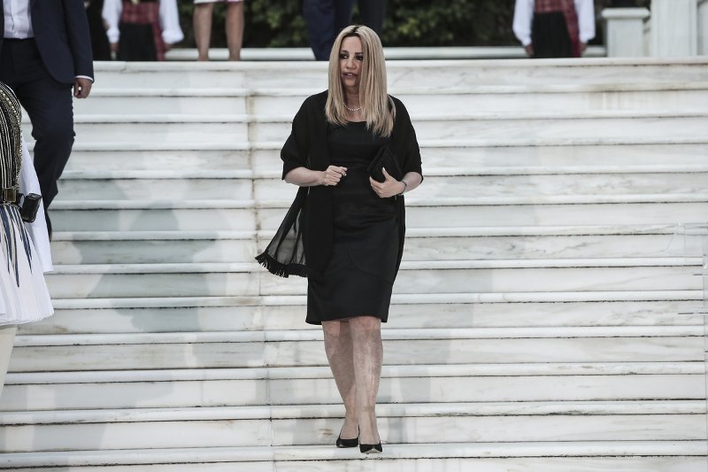 Η Φώφη Γεννηματά με μαύρο φόρεμα