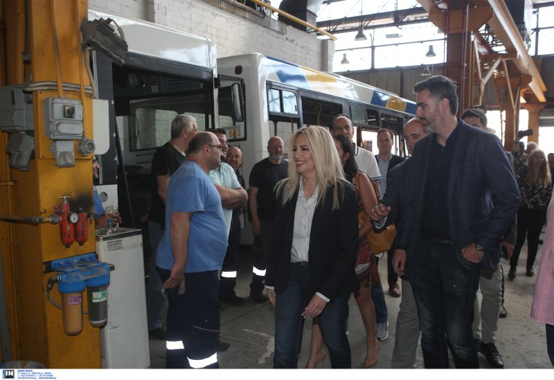 Η Φώφη Γεννηματά στο αμαξοστάσιο των Οδικών Συγκοινωνιών
