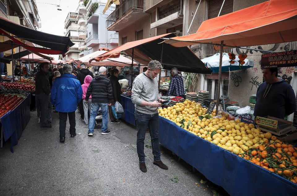 Επίσκεψη του υποψηφίου δημάρχου Αθηναίων Παύλου Γερουλάνου στην λαϊκή αγορά του Παγκρατίου