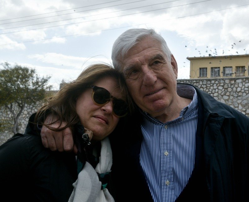 Ο Γιάννος Παπαντωνίου με την σύζυγό του (EUROKINISSI/ΤΑΤΙΑΝΑ ΜΠΟΛΑΡΗ)