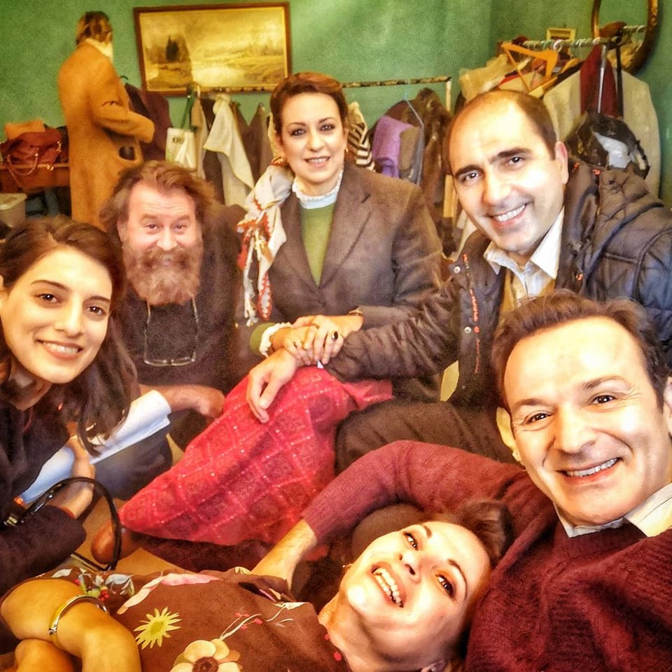 Η φωτογραφία που ανέβασε ο Γιώργος Ηλιόπουλος με τους πρωταγωνιστές στις «Αγριες Μέλισσες»