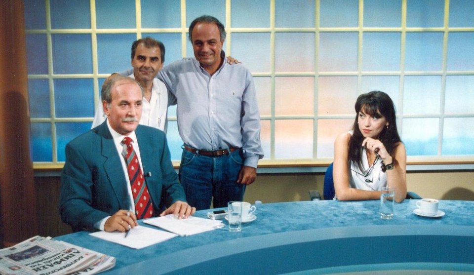 Καλεσμένη του Γιώργου Παπαδάκη, η Καίτη Γαρμπή, σε μια εκπομπή από τα πρώτα χρόνια του δημοσιογράφου στην ιδιωτική τηλεόραση