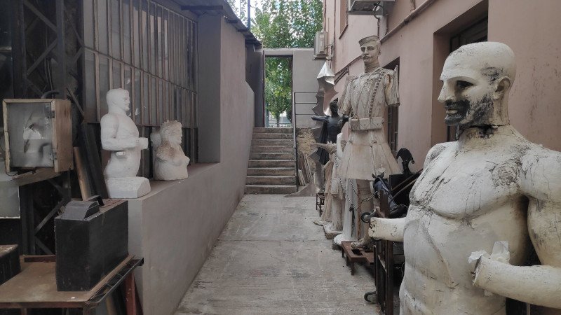Από την... άλλη πλευρά της πόρτα στην Βασιλίσσης Σοφίας 4