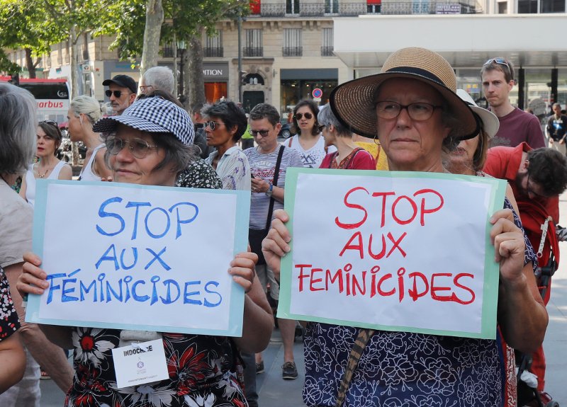 Διαδηλώτριες στο Παρίσι