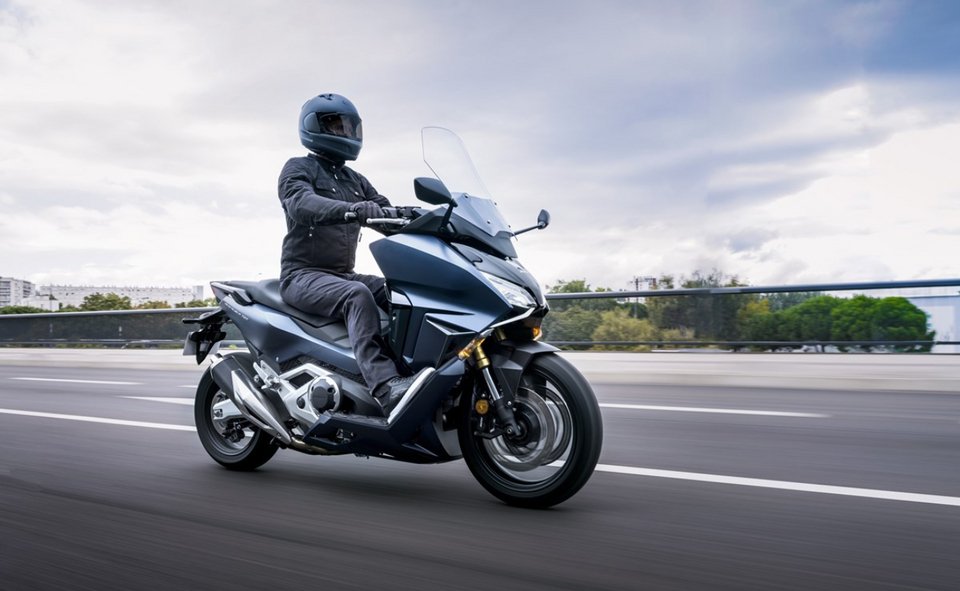 H Honda παρουσιάζει το Forza 750