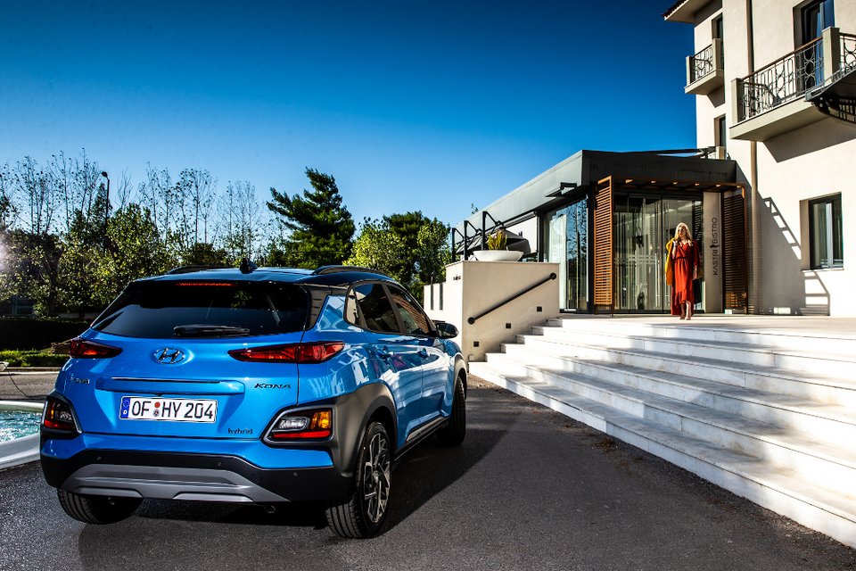 Το λανσάρισμα του Kona Hybrid ξεκινά άμεσα στην ελληνική αγορά με τιμές που ξεκινούν από τα 23.990 ευρώ