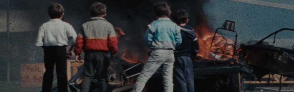 τεσσερα παιδια από πίσω
