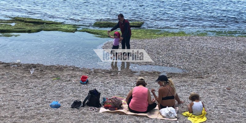 Ελάχιστος κόσμος στην παραλία του Φλοίσβου