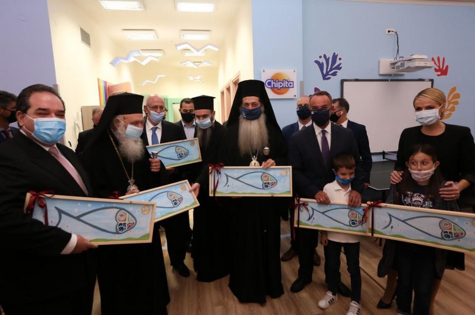 Ο διευθυντής της ΑΠΟΣΤΟΛΗΣ, Κωστής Δήμτσας, ο Αρχιεπίσκοπος Ιερώνυμος, ο Μητροπολίτης Φθιώτιδος Συμεών