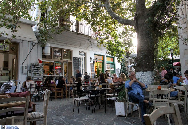Πλατεία χωριού της Ικαρίας