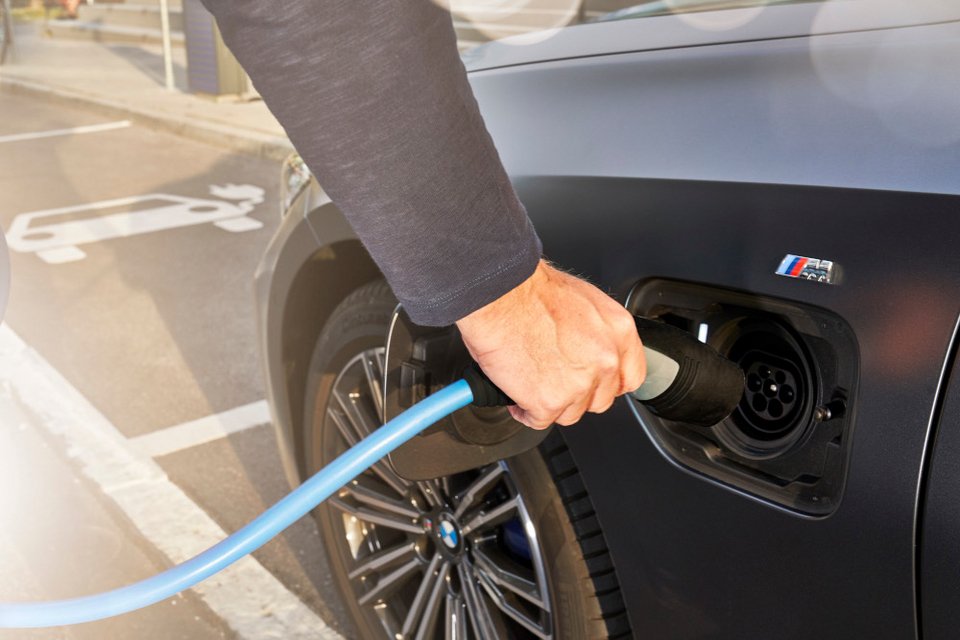 ηλεκτροκίνητες bmw