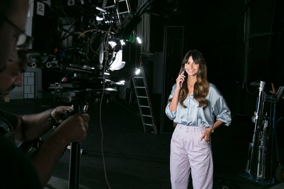 Backstage φωτογραφία από τα γυρίσματα του τρέιλερ της Ηλιάνας Παπαγεωργίου