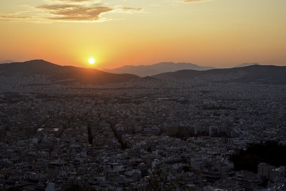 Ηλιοβασίλεμα από τον λόφο του Λυκαβηττού