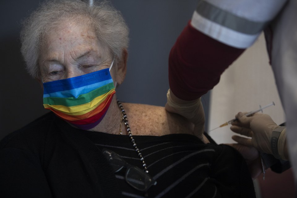 «Είμαι ευτυχής σαν ελεύθερο πουλί σήμερα, δόξα τω Θεώ, όλα αυτά τελειώνουν», είπε η Πνίνα Ντεμπίνσκι