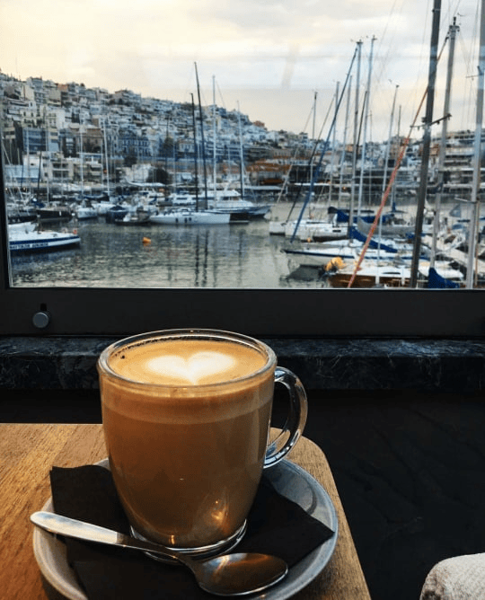 Το εστιατόριο - καφέ Ιστιοπλοϊκός στον Πειραιά, αποτελεί διαχρονικός προορισμός/Φωτογραφία: Φωτογραφία: Facebook Istioploikos @Istioploikos.Omilos.Peiraia