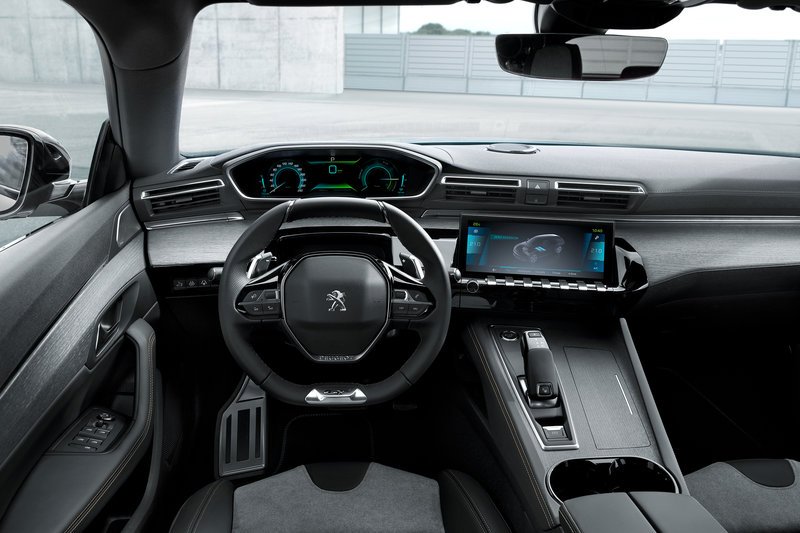 Το εσωτερικό του υβριδικού Peugeot 508
