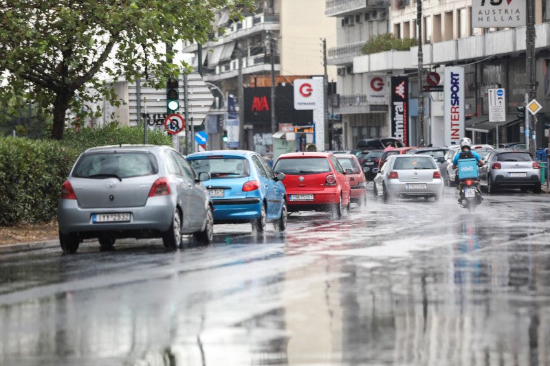 καιρός βροχή στην Αθήνα