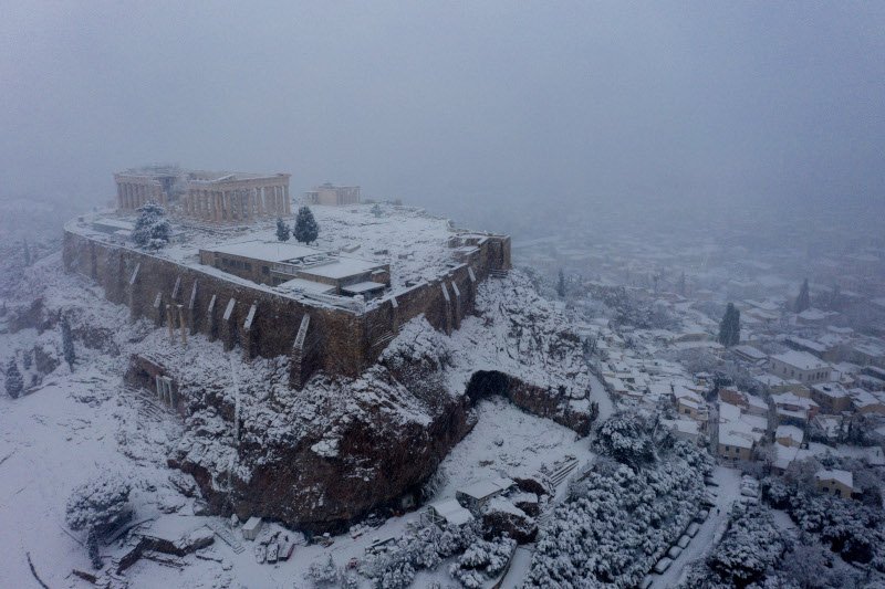 Η κακοκαιρία «Μήδεια» έντυσε στα λευκά την Ακρόπολη / Φωτογραφία: ΑΝΤΩΝΗΣ ΝΙΚΟΛΟΠΟΥΛΟΣ/EUROKINISSI