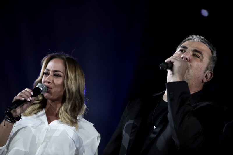 Μελίνα Ασλανίδου και Αντώνης Ρέμος επί σκηνής -Φωτογραφία: EUROKINISSI/ΔΗΜΗΤΡΟΠΟΥΛΟΣ ΣΩΤΗΡΗΣ