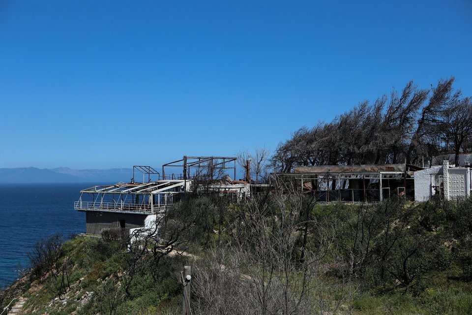 Καμμένα κτίρια στο Μάτι Αττικής