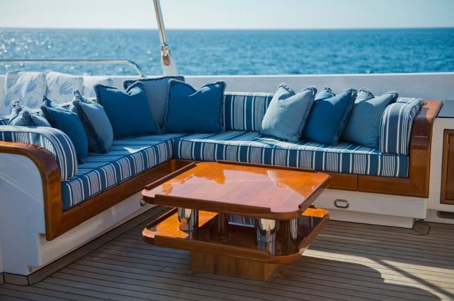 καναπές κατάστρωμα