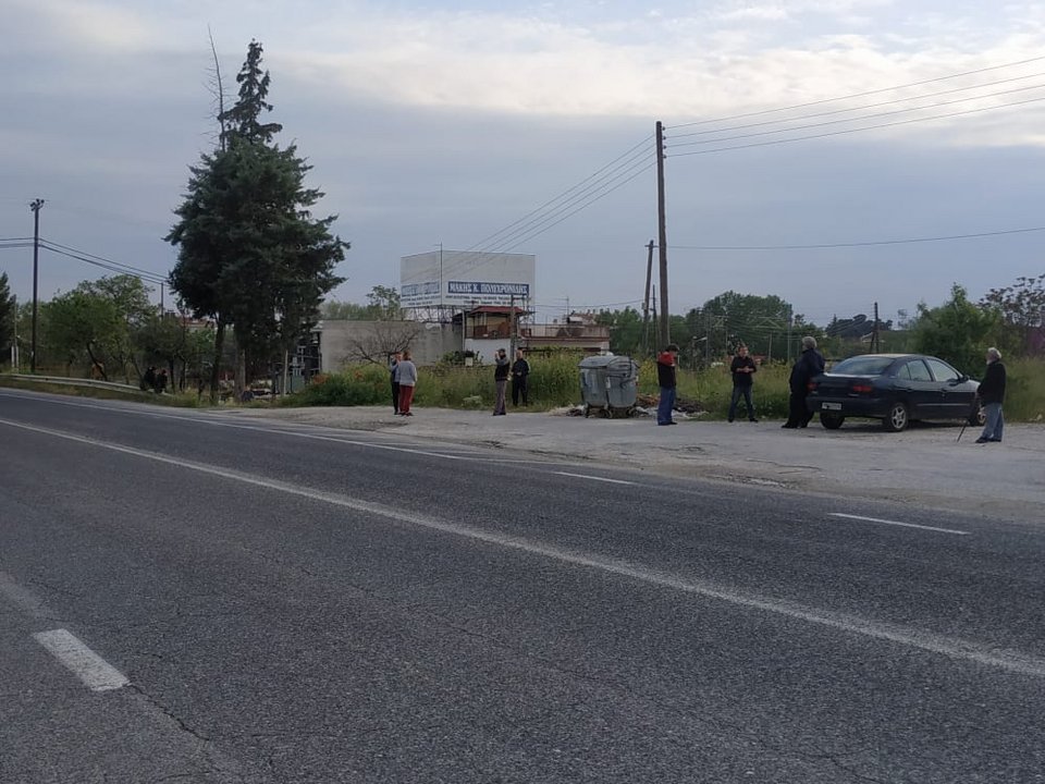 Κάτοικοι του οικισμού στη Νέα Σμύρνη Λάρισσας αντιδρούν στην επέκταση της καραντίνας