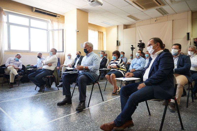 Στη σύσκεψη συμμετείχαν μέλη της κυβέρνησης και της τοπικής αυτοδιοίκησης / Φωτογραφία: Γραφείο Τύπου Πρωθυπουργού