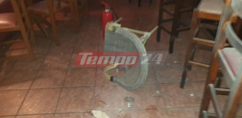 Καρέκλα πεταμένη