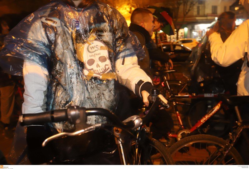 Η Θεσσαλονίκη κατακλύστηκε από ποδηλάτες -Καρναβαλική παρέλαση «Πετρελαιοκηλίδες και αρώματα» -Φωτογραφία: ΜΟΤΙΟΝΤΕΑΜ/ΓΙΩΡΓΟΣ ΚΩΝΣΤΑΝΤΙΝΙΔΗΣ