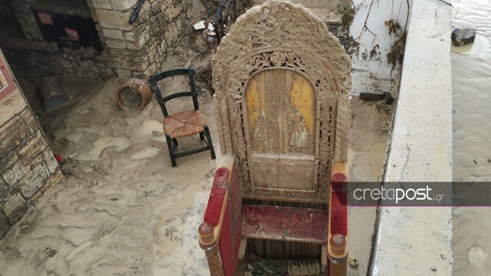 Λάσπες σε ξωκλήσι στο Καρτερό