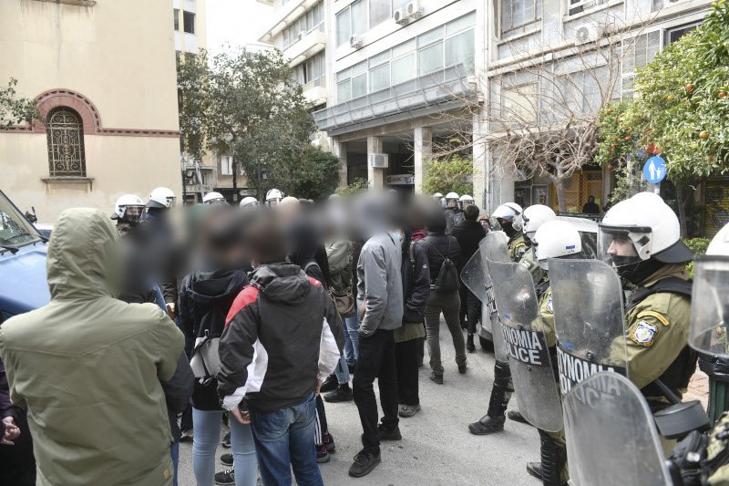 κατάληψη κτίριο υπουργείου Πολιτισμού για Κουφοντίνα