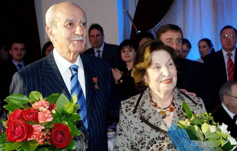 Τιμημένος με τον τίτλο του ήρωα της ΕΣΣΔ, ο Γκεβόρκ Βαρτανιάν έλεγε πάντα πως στην Γκοάρ, δύο χρόνια μικρότερή του, «ανήκαν τουλάχιστον δύο από τις πέντε ακτίνες του άστρου του ως ήρωα»,