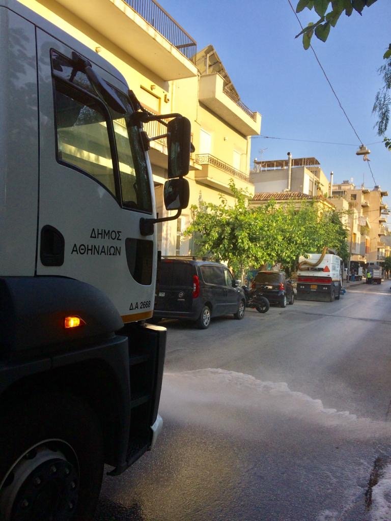 Κυριακάτικη καθαριότητα στο Μεταξουργείο από τον Δήμο Αθηναίων