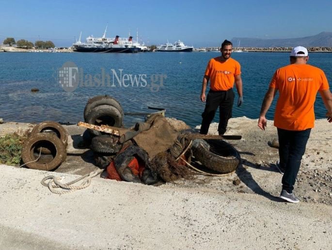 Τα αντικείμενα που ανασύρθηκαν από τον βυθό