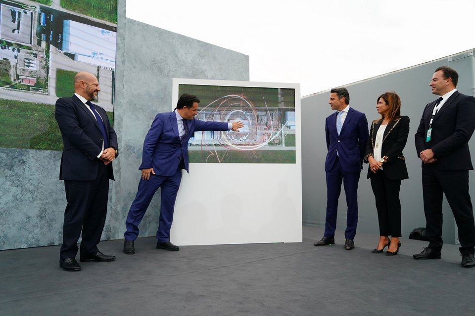 Ο Αδωνις Γεωργιάδης εγκαινίασε τη λειτουργία της νέας μονάδας ενέσιμων βραδείας αποδέσμευσης στο εργοστάσιο των Σαπών της Pharmathen