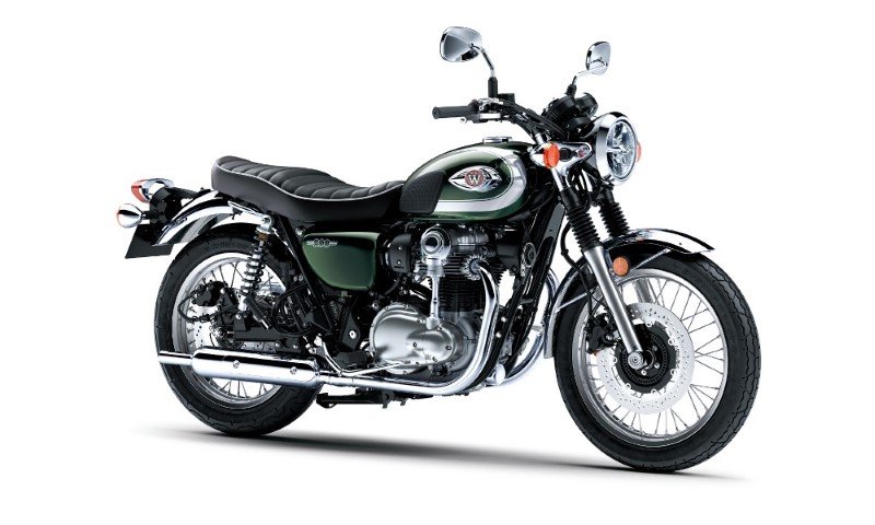 Με vintage αισθητική από άλλες εποχές, η νέα W800 είναι πιο κοντά στην αρχική W της δεκαετίας του 1960