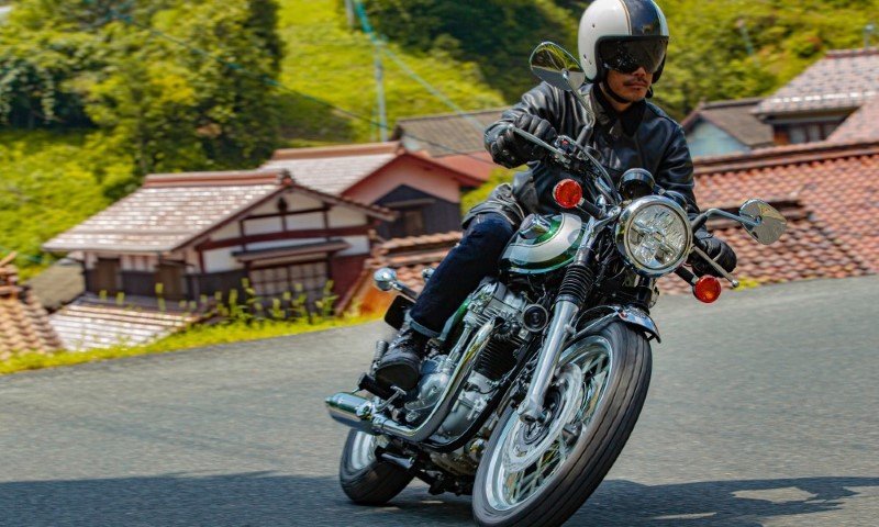 Η Kawasaki δεν έχει προχωρήσει σε αλλαγές στην απόδοση που παραμένει στους 47 ίππους στις 6.000 σ.α.λ. και στα 6,4 κιλά στις 4.800 στροφές.