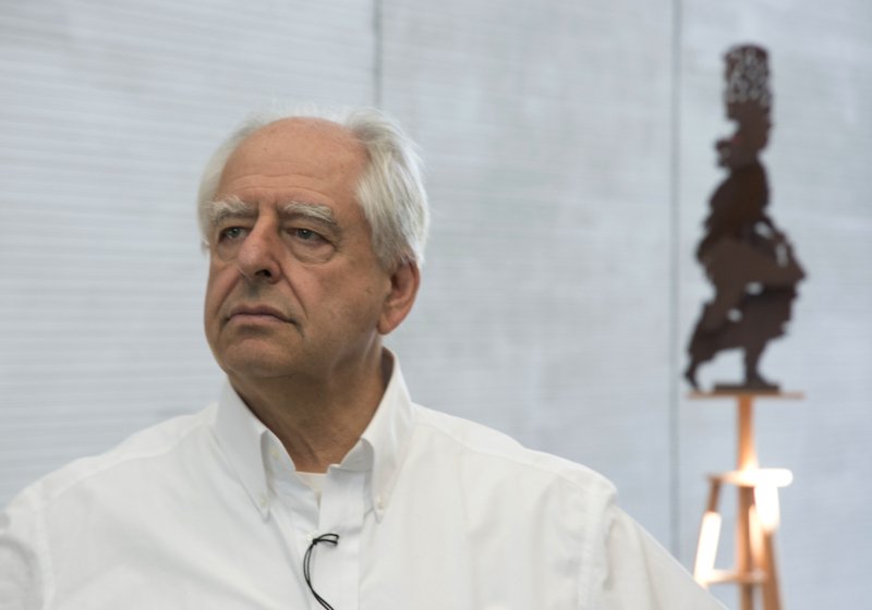 O κορυφαίος εικαστικός και σκηνοθέτης William Kentridge με μια παγκόσμια πρεμιέρα στο Summer Nostos Festival/ (AP Photo/Trevor Samson)