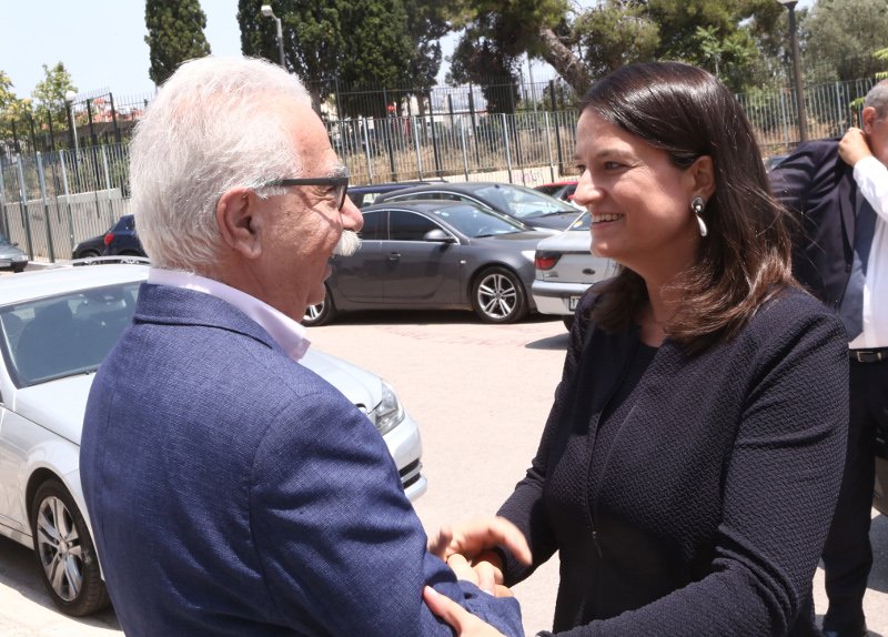 Η υποδοχή του Κώστα Γαβρόγλου στη Νίκη Κεραμέως / Φωτογραφία: Eurokinissi/