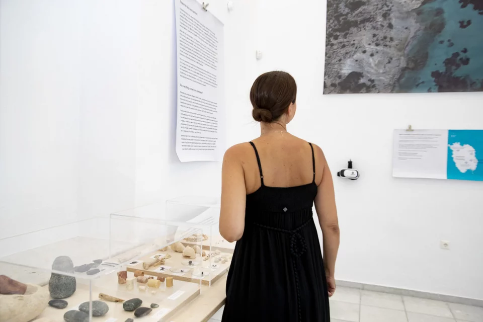 Μεγάλο το ενδιαφέρον από τους επισκέπτες του νησιού για την έκθεση «Δες ΑΠΕΝΑΝΤΙ… έναν οικισμό στην Κέρο 4.500 χρόνια πριν»